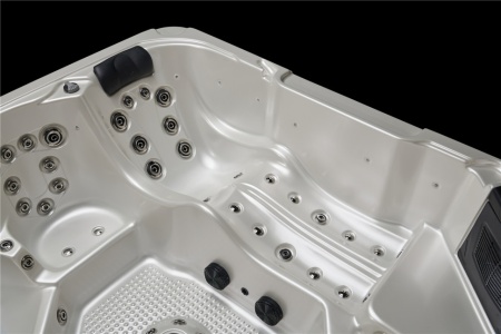 Гидромассажный спа-бассейн Joyee SPA Milan